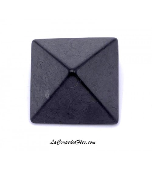 Pyramide en Shungite