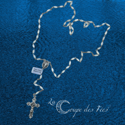 Chapelet Nacre à Grains Ovales – Croix avec Christ